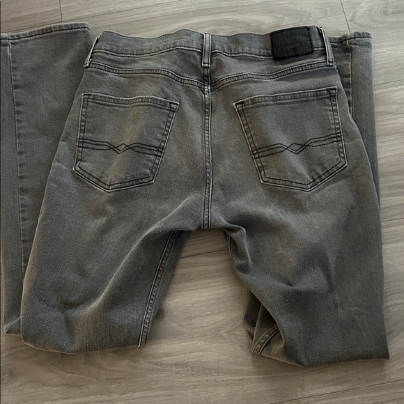 Denizen from Levi's Slim Grey Men's Jeans


****PRELOVED SEE PICS

Size W33 L32 - Picture 5 of 8